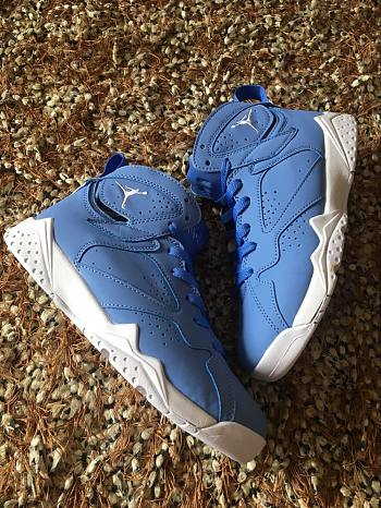 AIR JORDAN 7 RETRO NORTH CAROLINA BLUE