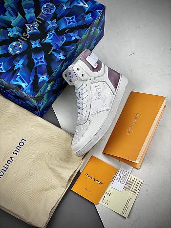 Louis Vuitton  Rivoli Hologram