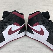 Air Jordan 1 Mid Bred Toe 554724-066 - 2