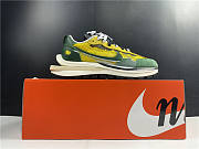 Nike Vaporwaffle sacai Tour Yellow Stadium Green CV1363-700 - 3