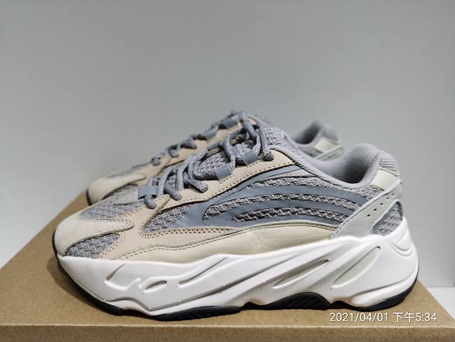 yeezy 700 v2 static replica