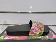 Gucci slides - 2
