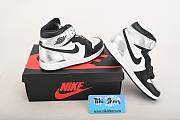 Air Jordan 1 Retro High Silver Toe (W) CD0461-001 - 2