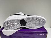 Nike SB Dunk Low Yin Yang 333170-023 - 6