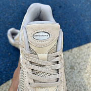 NEW BALANCE NB ML2002RE beige  - 2