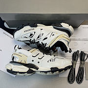 Balenciaga Track Worn Out White Black (W) 542436W1GC49010 - 6