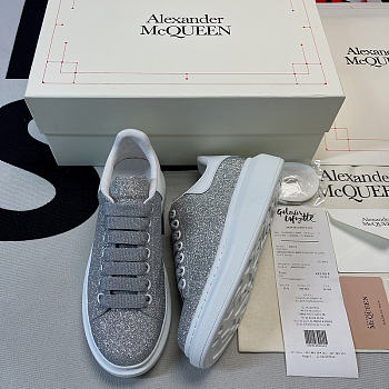 MQSK397 Oversized Sneaker 