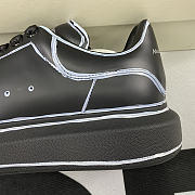 Alexander McQueen Oversized Black White Outline 627867WHYBI1070 - 4