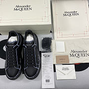Alexander McQueen Oversized Black White Outline 627867WHYBI1070 - 6