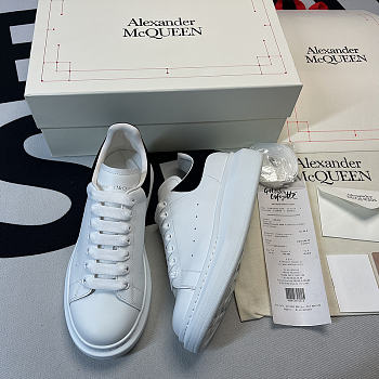 Alexander McQueen Oversized Ivory Black (W)