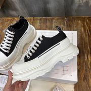 Alexander McQueen Tread Slick Low Lace Up Black White 604257 W4L32 1070 / 705660 W4MV2 1070 - 6