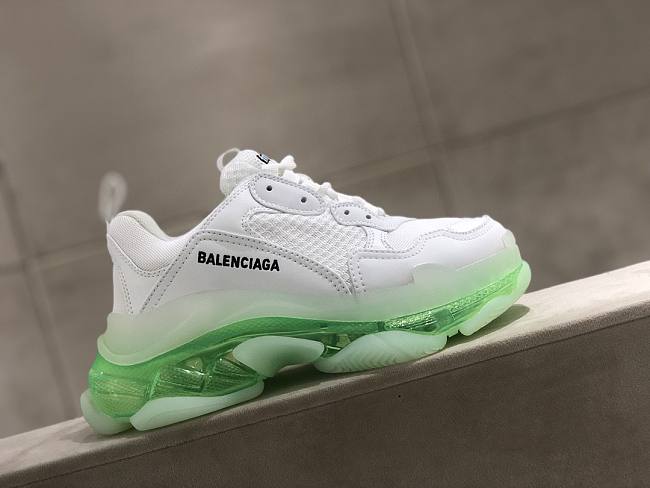 balenciaga triple s clearsole fluo