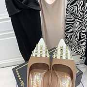 ROCKSTUD ALCOVE KIDSKIN AND PATENT-LEATHER PUMP 90 MM WW0S0DF8YGDXK0 - 4