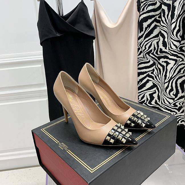 ROCKSTUD ALCOVE KIDSKIN AND PATENT-LEATHER PUMP 90 MM WW0S0DF8YGDMK0 - 1