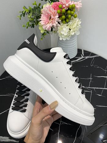 Alexander McQueen Oversized Sneaker White Black 625156WHXMT9034