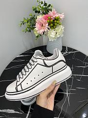 Alexander McQueen Oversized White Black Outline 627867WHYBI9061 - 3