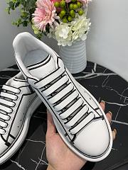 Alexander McQueen Oversized White Black Outline 627867WHYBI9061 - 4