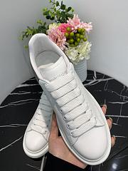 Alexander McQueen Oversized White Metallic 553770WHFBU9042 - 2