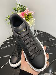Alexander McQueen Oversized Black White Sole 553680WHGP51000 - 5