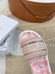 DWAY SLIDE Bright Pink Toile de Jouy Embroidered Cotton KCQ550TJU_S76W - 3