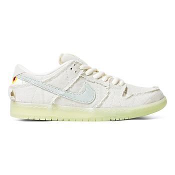 Nike Dunk Low SB 'Mummy' - DM0774 111