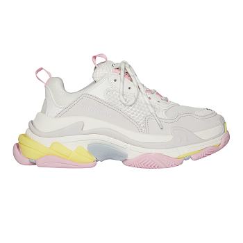 Balenciaga Triple S Sneaker in Pink 524039W2FW47541
