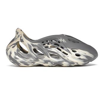 Adidas Yeezy Foam RNNR MXT Moon Gray GV7904