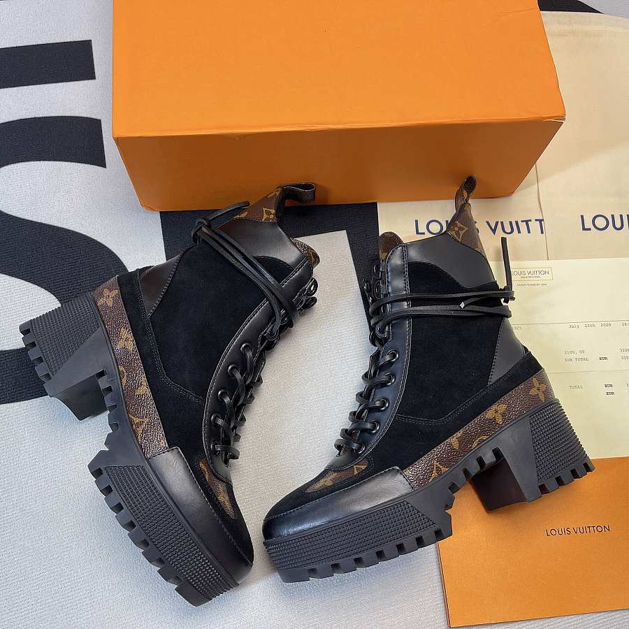 laureate desert boot