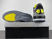 Air Jordan 3 Retro Oregon Ducks Pit Crew (Both Pairs) H011-MNJDLS-5 - 4
