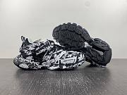 Balenciaga Track Graffiti Black White 542023W3RRA1090 - 2