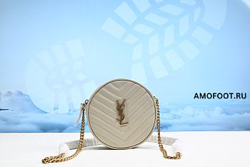 Saint Laurent Vinyle Round Camera Bag Chevron Quilted Grain de Poudre Blanc Vintage 