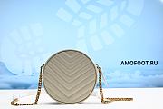 Saint Laurent Vinyle Round Camera Bag Chevron Quilted Grain de Poudre Blanc Vintage  - 5
