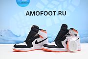 Air Jordan 1 Retro High Electro Orange 555088-180  - 4