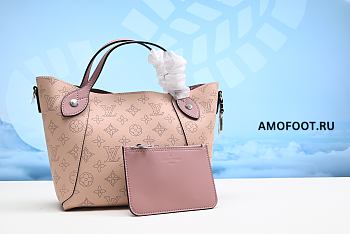 Louis Vuitton Tote Hina Monogram Mahina PM Galet 8.5H 9W 4.75D