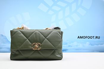 Chanel 19 Flap Bag Lamb Green 26 x 16 x 9 cm