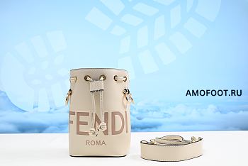 Mon Tresor White leather mini-bag 18x10x12cm