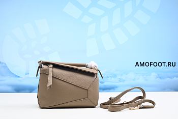 LOEWE Puzzle Bag In Soft Grained Calfskin Small Artichoke Green 18cm