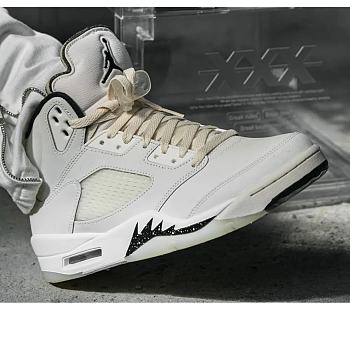 Air Jordan 5 Retro Reverse Metallic DD0587-110
