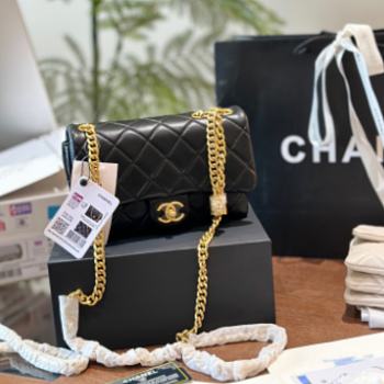 Chanel Classic Flap Bag black color 21cm