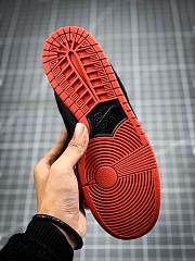 Nike SB Dunk Low Black Pigeon 883232-008 - 2