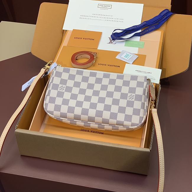 LV Pochette Accessoires Damier White 22cm - 1