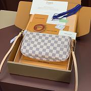 LV Pochette Accessoires Damier White 22cm - 1