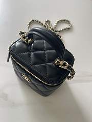 Chanel Black Vanity Case with Top Handle and Chain 11cm - 6
