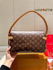 Louis Vuitton Monogram Hudson PM Shoulder Bag Brown 28cm - 4