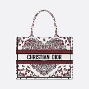 Dior Latte Embroidery with Multicolor Cœur des Curiosités Motif 36 x 27.5 x 16.5 cm - 1