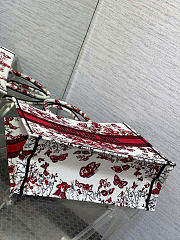 Dior Latte Embroidery with Multicolor Cœur des Curiosités Motif 36 x 27.5 x 16.5 cm - 2