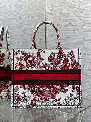 Dior Latte Embroidery with Multicolor Cœur des Curiosités Motif 36 x 27.5 x 16.5 cm - 3