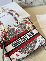 D-Lite Bag White Embroidery with Multicolor Cœur des Curiosités Motif 24 x 21 x 12 cm - 2