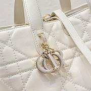 Small Dior Toujours Vertical Tote Bag Latte Macrocannage Calfskin 18.5 x 18.5 x 12 cm - 3