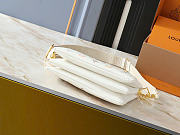 Louis Vuitton x Takashi Murakami Coussin PM White Multicolored 20 x 12 x 26 cm - 4